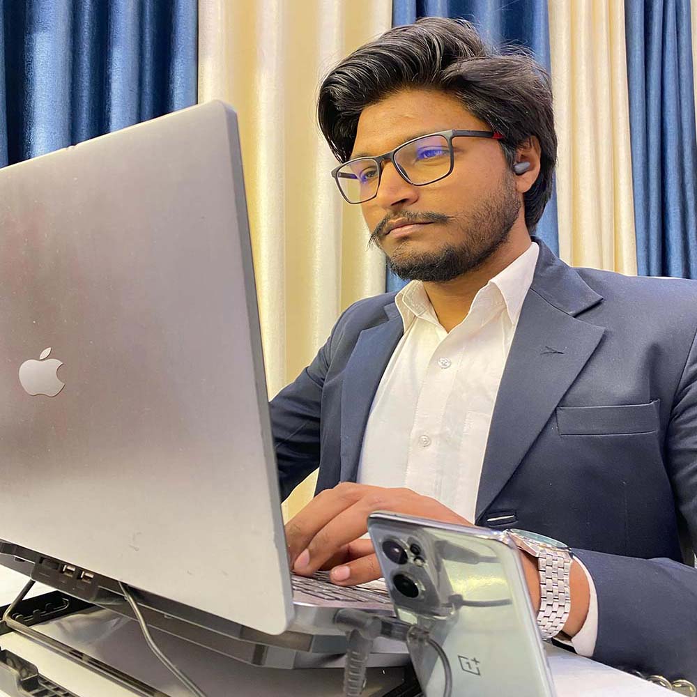Engineer Pankaj Kumar from Budaun, Founder of Webholic Infotech